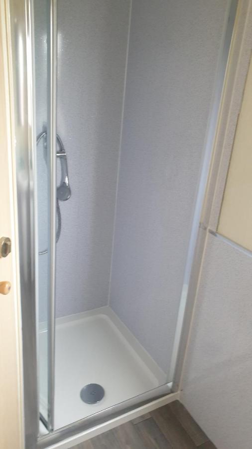 Holiday Home In Lyons Robin Hood Holiday Park Meliden エクステリア 写真