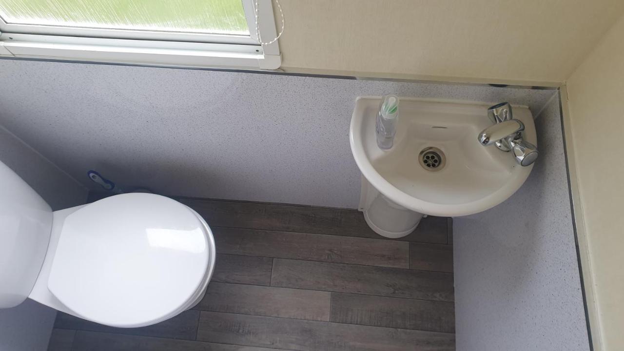 Holiday Home In Lyons Robin Hood Holiday Park Meliden エクステリア 写真