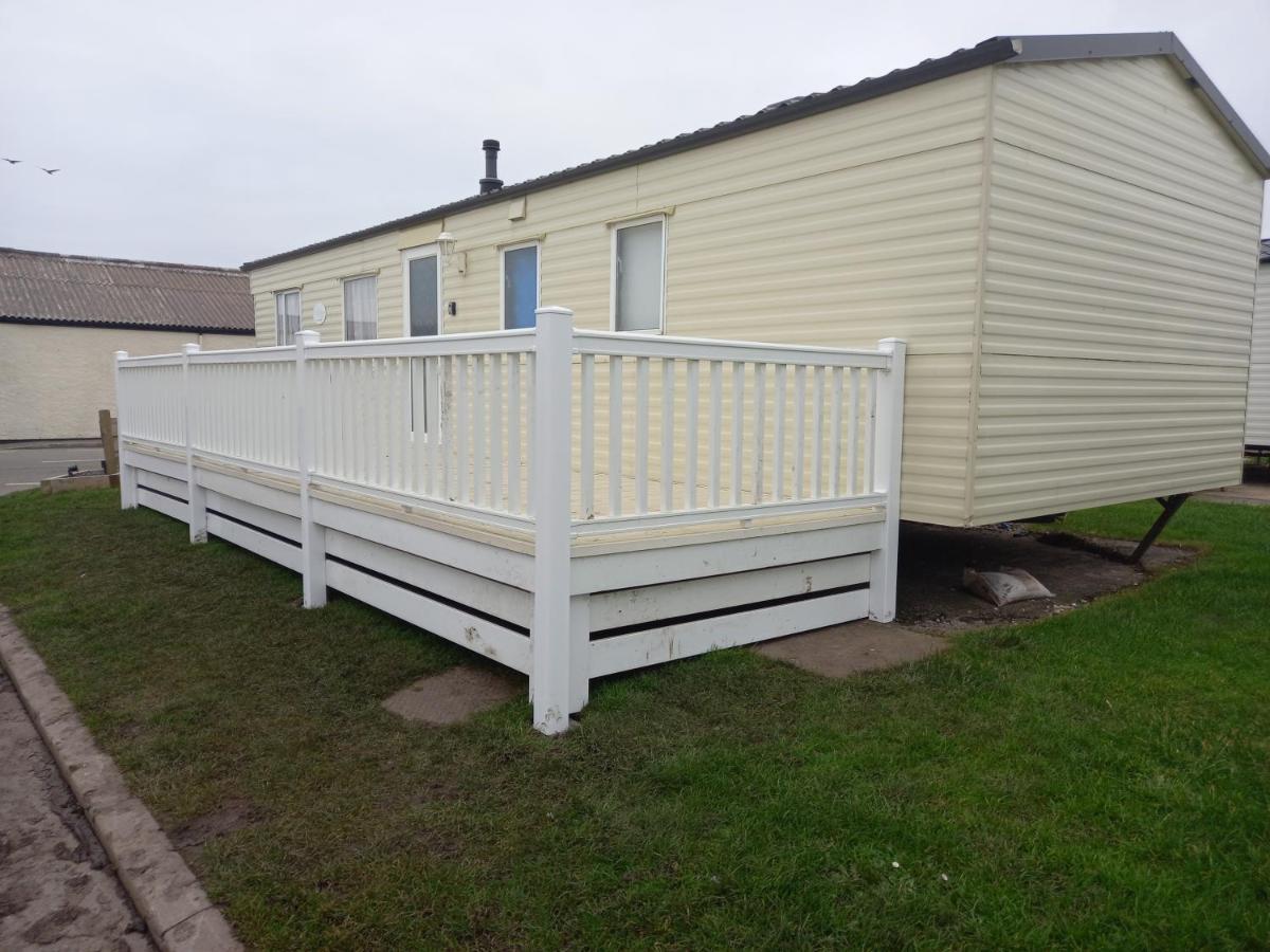 Holiday Home In Lyons Robin Hood Holiday Park Meliden エクステリア 写真