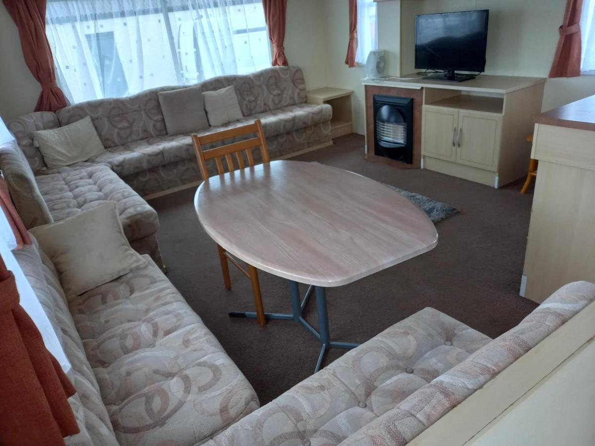 Holiday Home In Lyons Robin Hood Holiday Park Meliden エクステリア 写真
