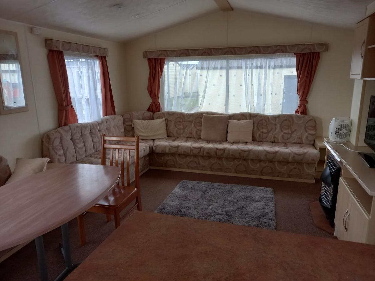 Holiday Home In Lyons Robin Hood Holiday Park Meliden エクステリア 写真