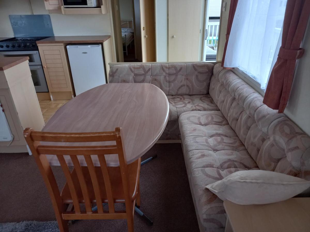 Holiday Home In Lyons Robin Hood Holiday Park Meliden エクステリア 写真