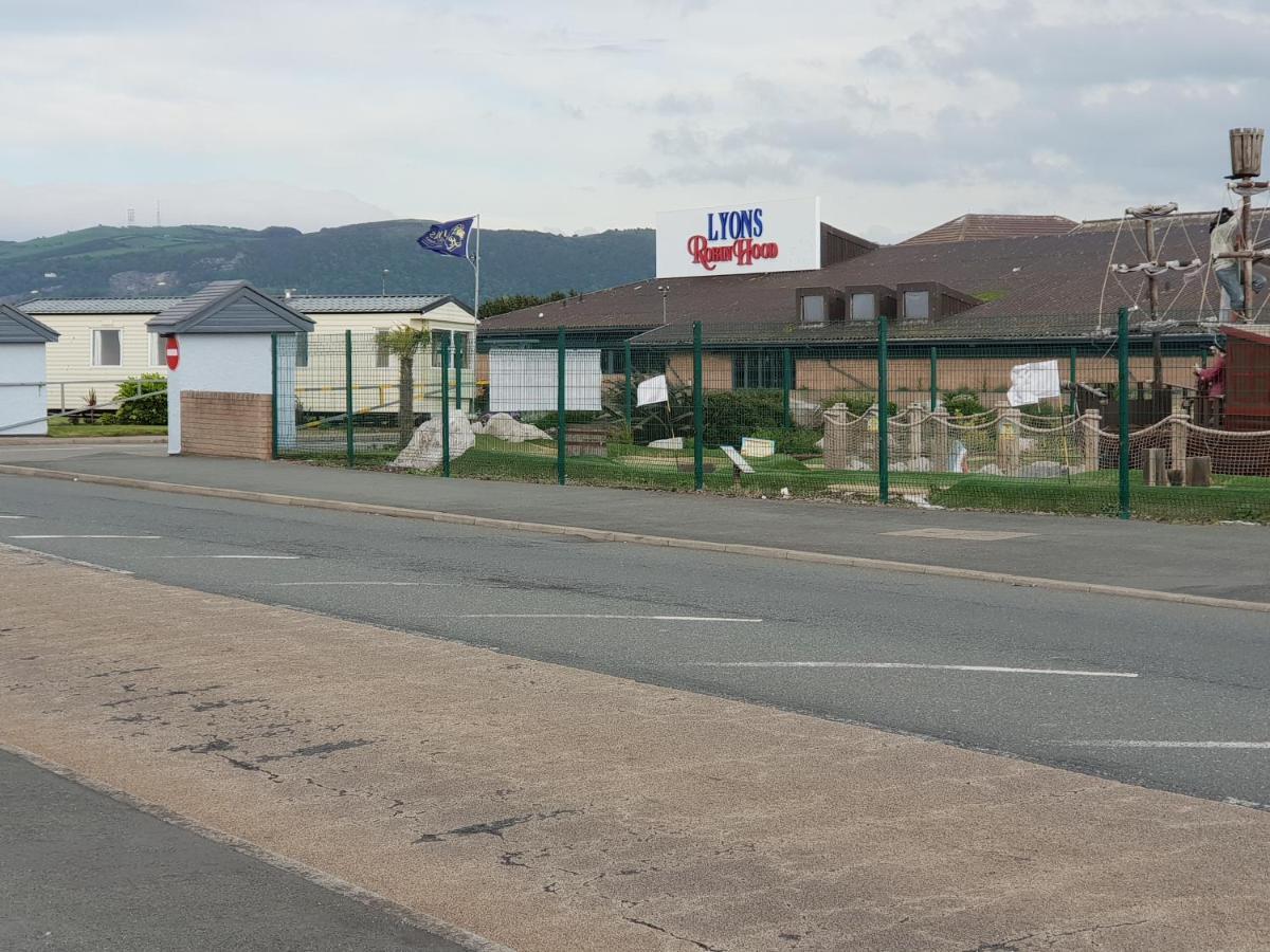Holiday Home In Lyons Robin Hood Holiday Park Meliden エクステリア 写真