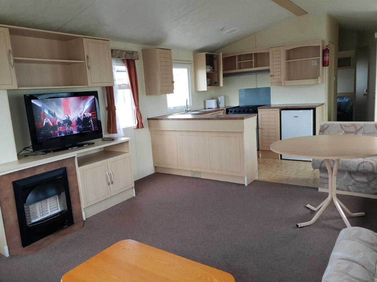 Holiday Home In Lyons Robin Hood Holiday Park Meliden エクステリア 写真