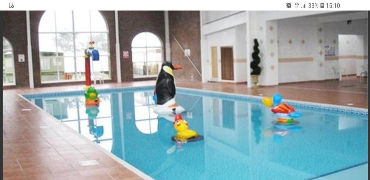 Holiday Home In Lyons Robin Hood Holiday Park Meliden エクステリア 写真