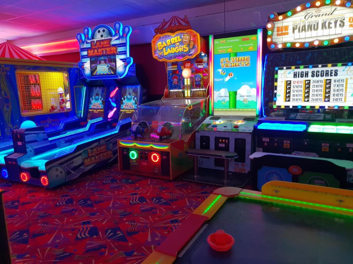 Holiday Home In Lyons Robin Hood Holiday Park Meliden エクステリア 写真
